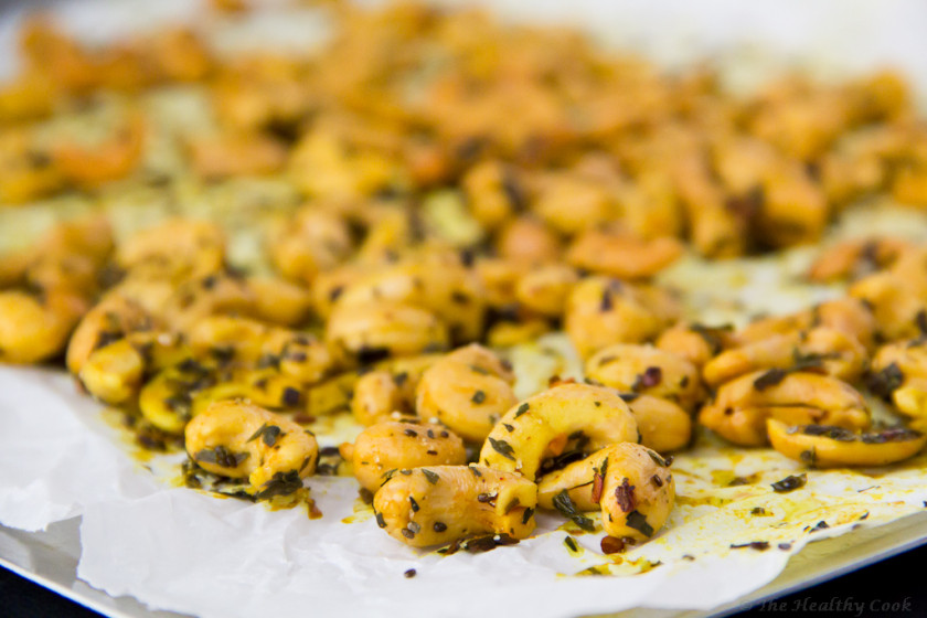 Roasted Cashews with Turmeric, Tarragon & Chia Seeds – Ψητά Κάσιους με Κουρκουμά, Εστραγκόν & Σπόρους Chia