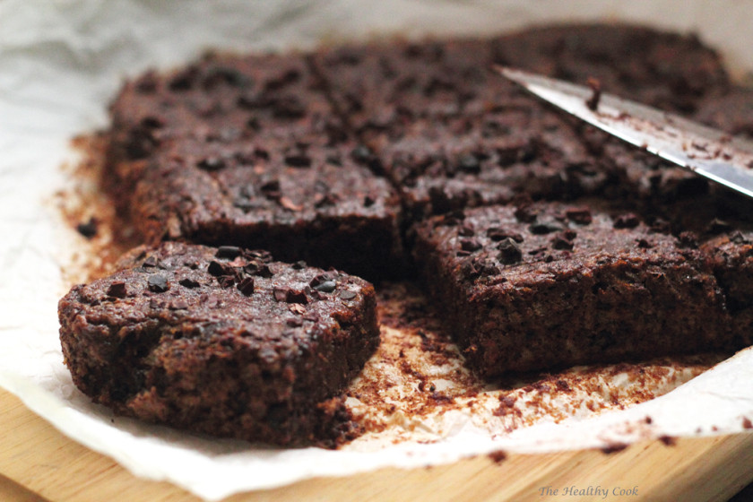 Healthy Chocolate & Cacao Nibs Brownie (Vegan) – Υγιεινό Μπράουνι με Σοκολάτα και Κακάο Νιμπς (Vegan)