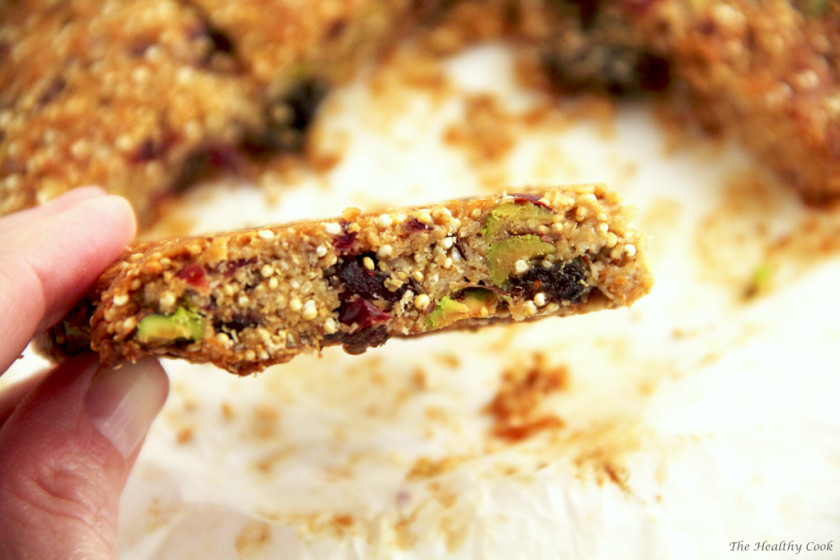 Pistachio & Quinoa Granola Bars – Μπάρες Δημητριακών με Φιστίκια Αιγίνης & Κινόα