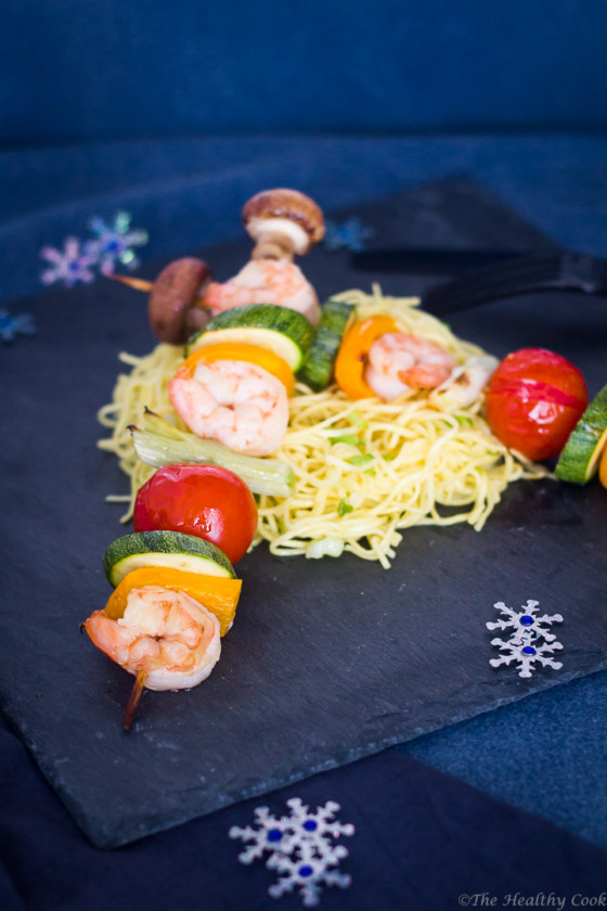 Shrimp-Veggie-Skewers-with-Noodles – Σουβλάκια-Γαρίδας-Λαχανικών-με-Νούντλς