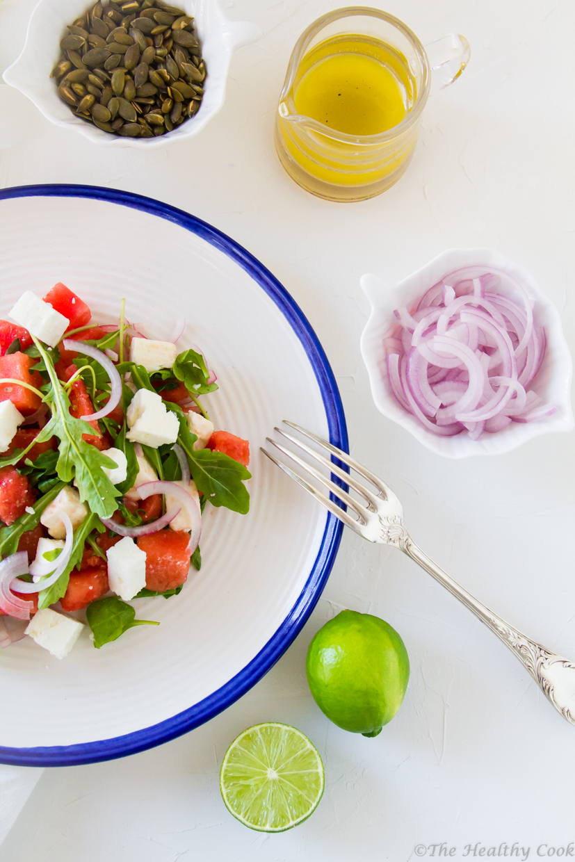 Η αγαπημένη σαλάτα καρπούζι και φέτα, με άλλα θρεπτικά υλικά και με ένα dressing τσίλι & λάιμ - Watermelon & feta salad with rocket, seeds & chili dressing