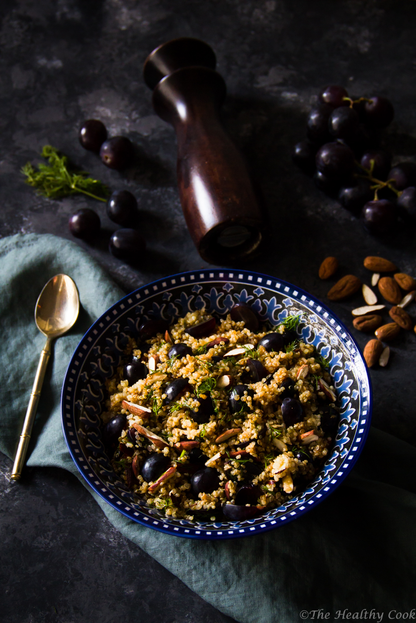 Υγιεινή και χορταστική σαλάτα με κινόα και σταφύλια - A healthy and filling quinoa salad with grapes