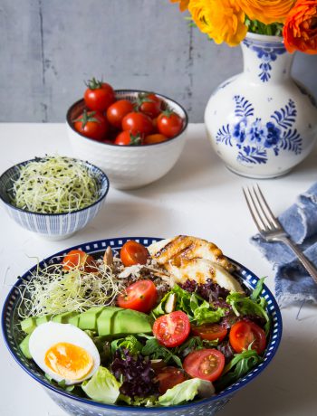 Σαλάτα με ταλαγάνι, αυγό και αβοκάντο, νόστιμη υγιεινή και θρεπτική - Talagani (Greek cheese), egg and avocado buddha bowl, healthy, filling and delicious